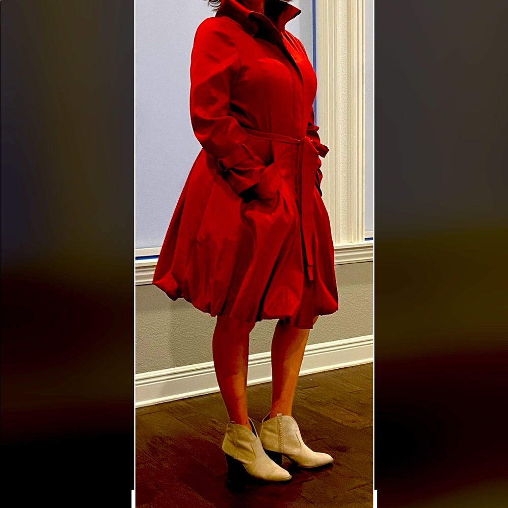 Joseph Ribkoff size 10 Luxurious rain coat!